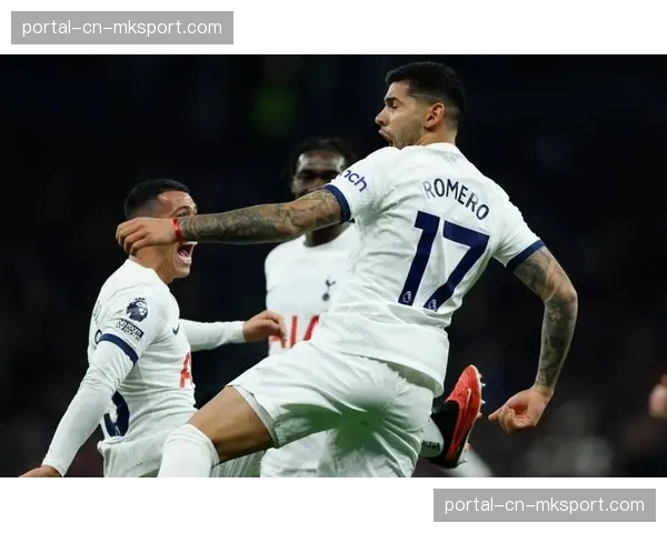 即时战报：库卢塞夫斯基伤退，本-戴维斯替补登场，热刺半场0-1落后