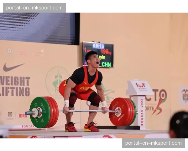 世界举重锦标赛:李大银包揽男子81公斤级抓举、挺举、总成绩三金