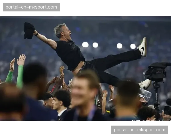 从控球到反击：解析巴黎圣日耳曼本赛季战术风格的微调